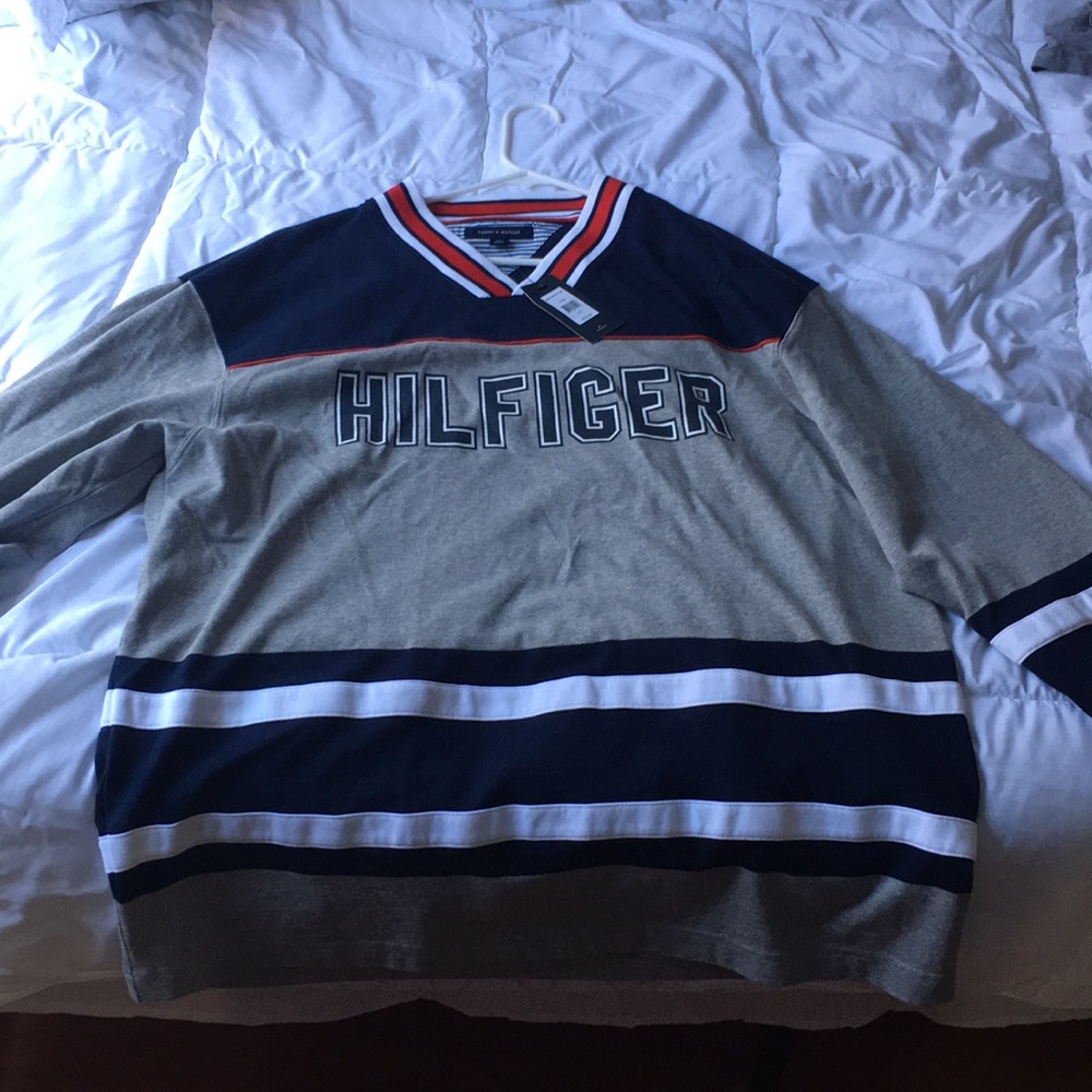 Tommy Hilfiger pullover. New, never used.